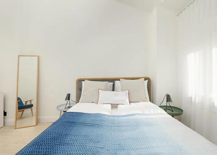 Minimalist Bright Apartment Kopernika Near Old Town In Poznan By Noclegi Renters