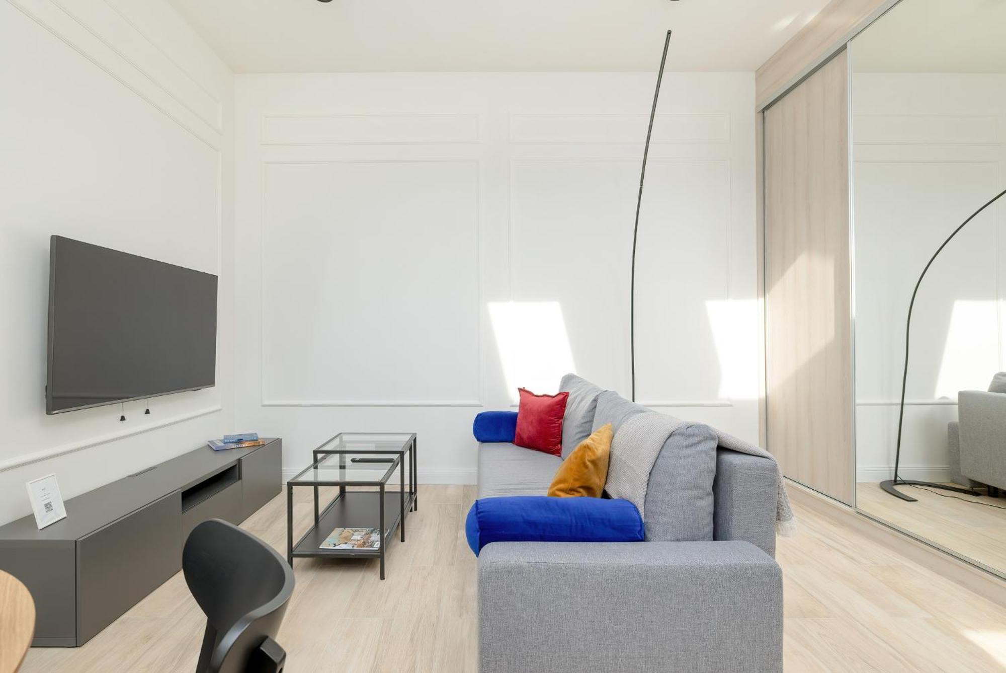 Minimalist Bright Kopernika Near Old Town In By Renters Poznan