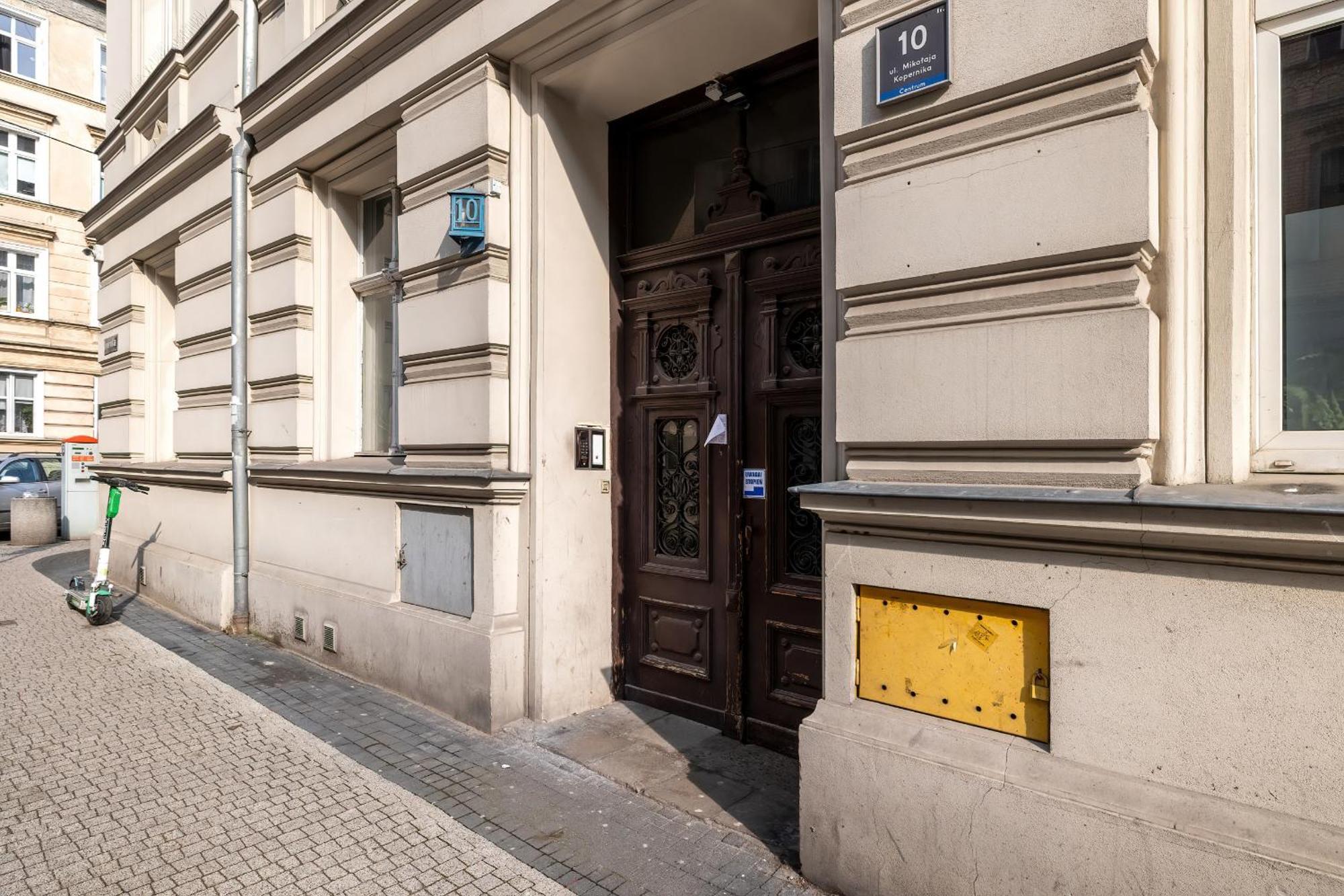 Apartment Minimalist Bright Kopernika Near Old Town In By Renters *